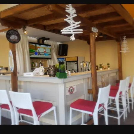 Dolphin Beach-делфин бийч *