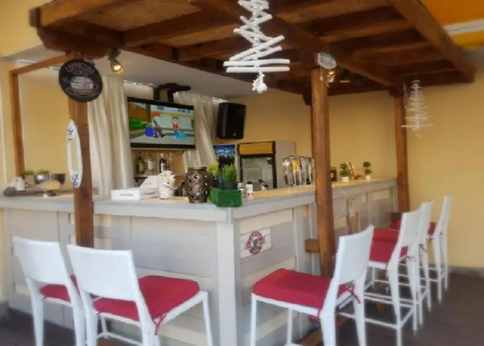 Dolphin Beach-делфин бийч *