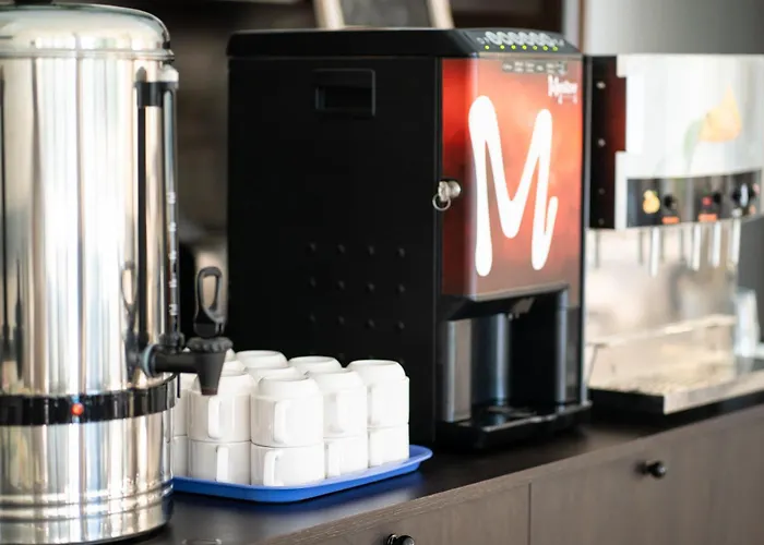 Dolphin Beach-делфин бийч Хотел Равда