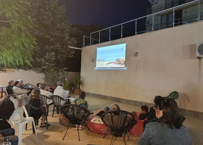 Dolphin Beach-делфин бийч * Равда