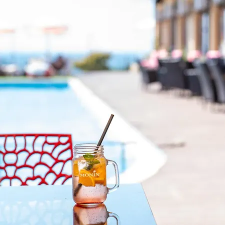 Dolphin Beach-делфин бийч Hotel