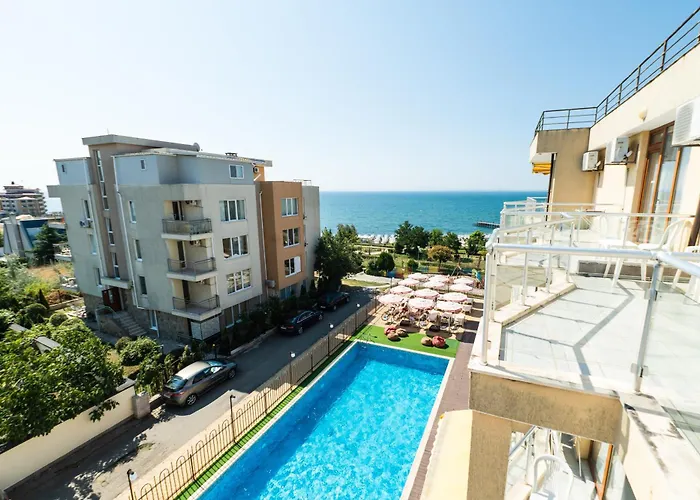 Dolphin Beach-делфин бийч * Ravda