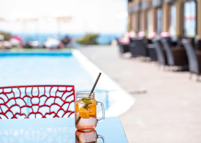 Dolphin Beach-делфин бийч Hotel