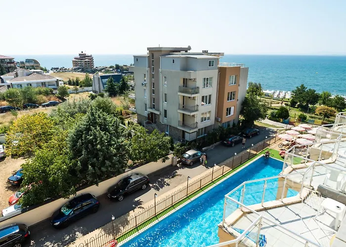 Hotel Dolphin Beach-делфин бийч *